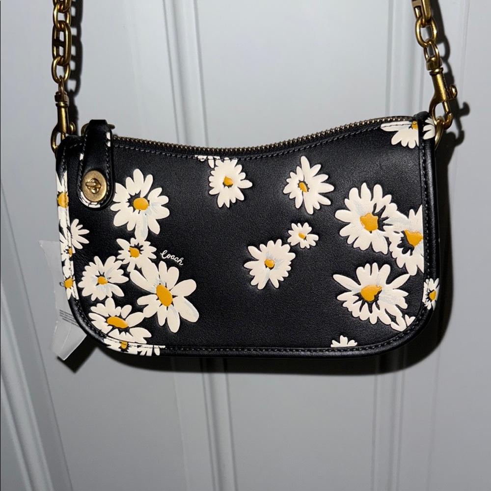 SOLD - Coach Swinger 20 Daisy Bag